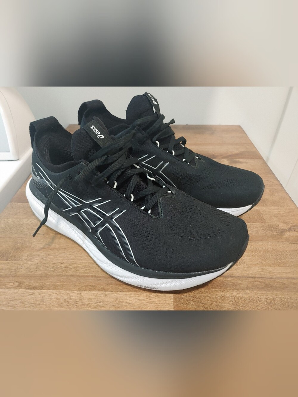 ASICS Nimbus 25 Men's Size 12 Black And White Excellent Condition. CLEANED.
